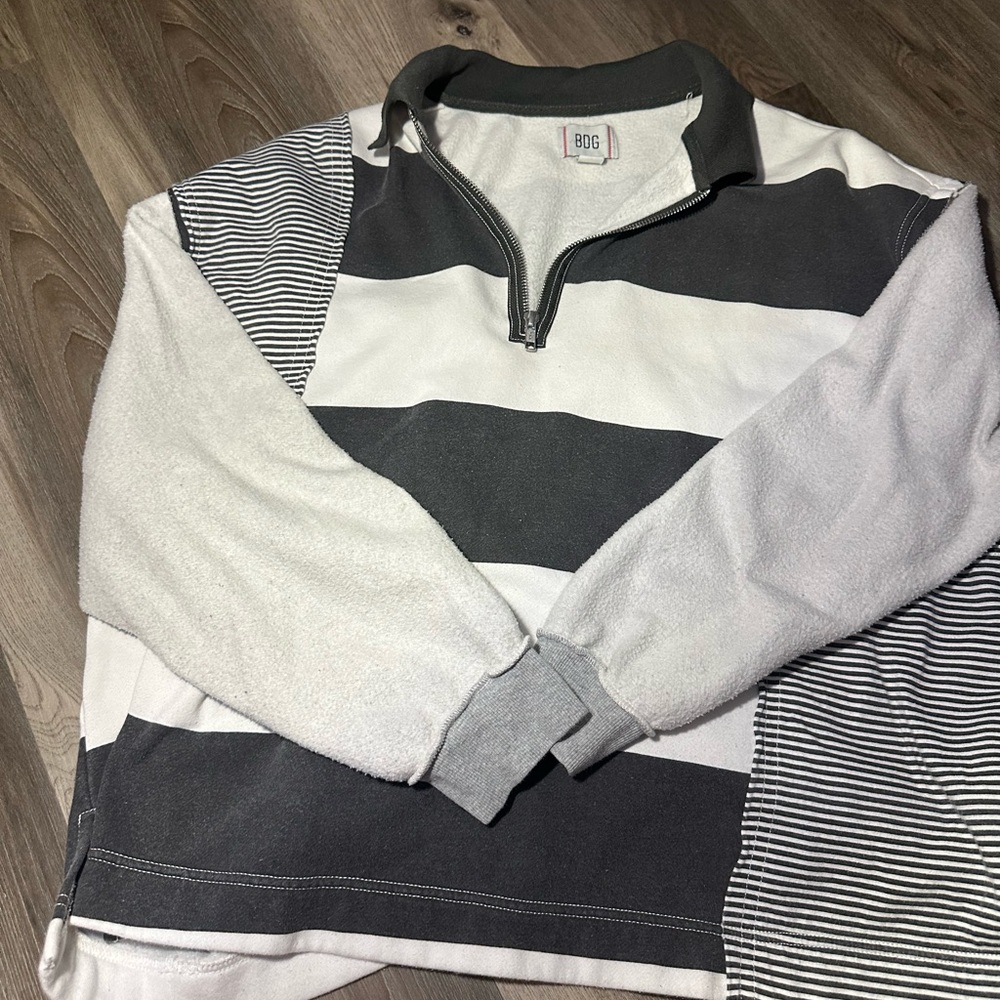 Women’s Gray and White Striped Sweater